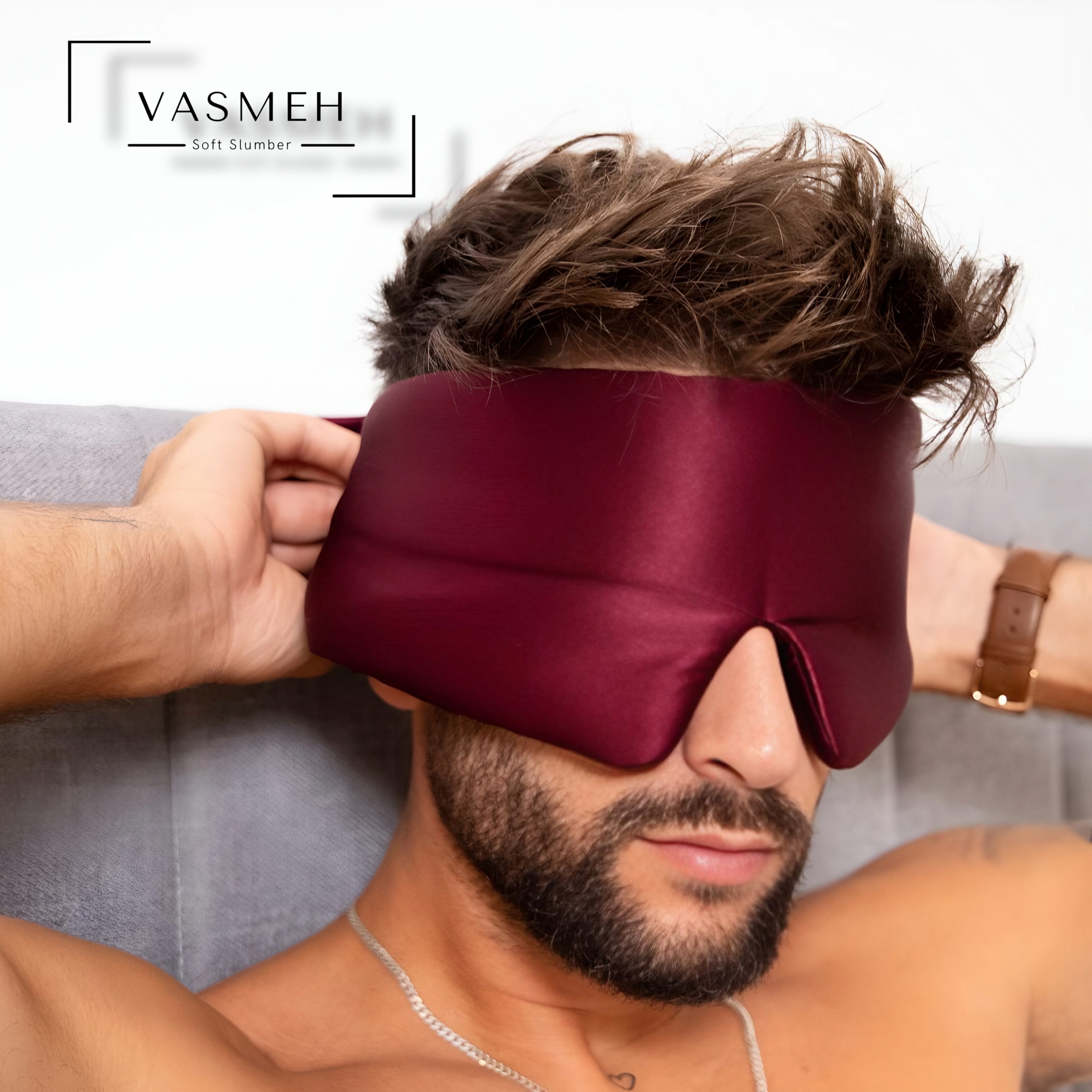 ماسک خواب ابریشمی مردانه زرشکی برای جلوگیری از نور در هنگام استراحت